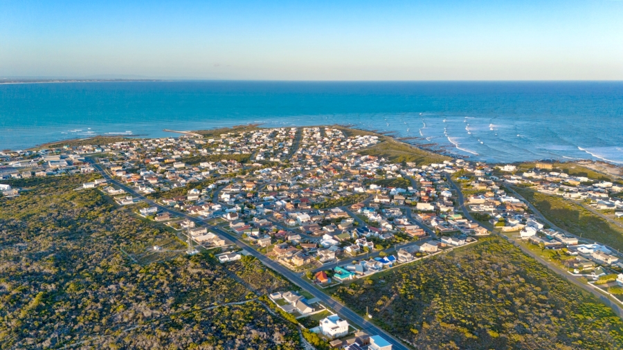 4 Bedroom Property for Sale in Struisbaai Western Cape